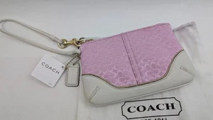 NWT - Y2K Coach SOHO Signature Wristlet Purse Pink Bag w/ white leather 2005 - Picture 1 of 6