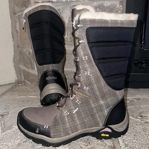 NearMint Ahnu Waterproof 200 Gram Thinsulate Faux-Fur Plaid Zip Vibram Boots 7.5 - Picture 1 of 8