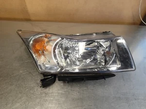 FEU PHARE AVANT DROIT CHEVROLET CRUZE BREAK 1.7 VCDI 110CV 13063 - Foto 1 di 7