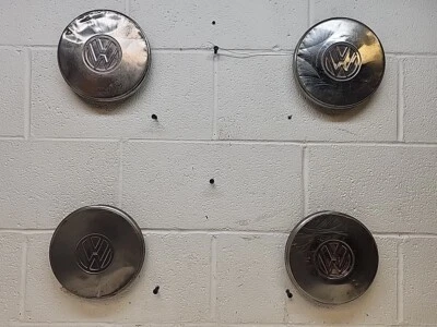 Juego de 4 tapacubos centrales cubierta de rueda OEM 321601149 1974-81 VW Dasher Rabbit (DD460) Foto 1 de 4