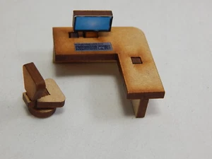 Dollhouse Miniature 1/4" Scale #Z235 Computer Desk With Chair - Picture 1 of 5