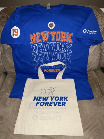 New York Knicks Playoffs Giveaway 2023: T-Shirt & Bag (Latrell Sprewell Signed) Cover