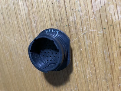 A lot of 7   AMP 206152-1. Circular Industrial, 28 pins  cable  mount. - Image 1 of 2