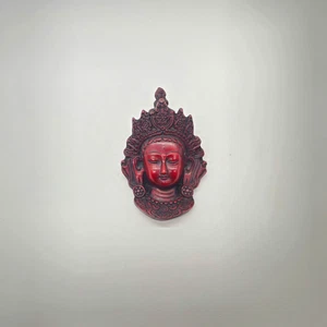 Maroon Tara Mask - Picture 1 of 3