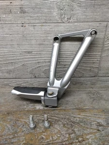 1999 99 98-05 BMW R1100 R1100S Right Rear Passenger Footrest Back Peg Bracket - Picture 1 of 9