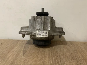 JAGUAR F PACE X761 O/S DRIVERS ENGINE MOUNT BRACKET JK83-6A002-GB - Picture 1 of 2