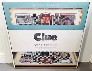 CLUE LUXE EDITION WITH SOLID MAPLE WOOD CABINET 3-6 PLAYERS Cluedo - Picture 1 of 4