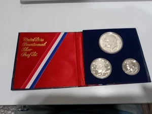 1776-1976 Bicentennial Silver Proof Set 3-Coin U.S. Mint Box Eisenhower Kennedy - Bild 1 von 3