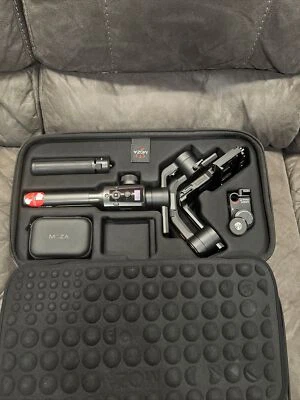 Estabilizador cardán de mano Moza Air 2 de 3 ejes con enfoque de seguimiento y estuche original Foto 1 de 4