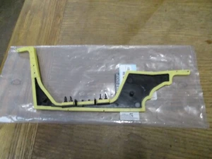 Renault Clio III cuerpo trasero inserto expandible 8200325356 - Imagen 1 de 3