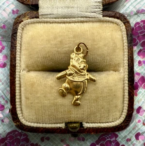 Vintage Solid 9k Yellow Gold Winnie the Pooh Charm - Picture 1 of 2
