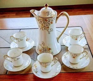 💥💥💥ANTIQUE TEA POT w 5 CUPS / SAUCERS NIPPON GOLD GUILD CHRISTMAS 💥💥💥 - Picture 1 of 5