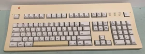 Apple Extended Keyboard ll Includes cord and Micro Innovations ADB mouse - Photo 1/8