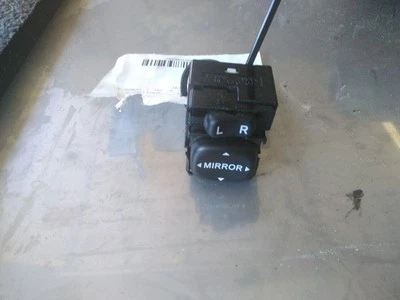 Interruptor de puerta delantera del conductor Espejo del conductor Prius V Se adapta 04-09 12-13 PRIUS 108247 Foto 1 de 4