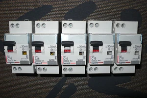 DISJONCTEUR DIFFERENTIEL 16A 30mA TYPE AC, DX3 410705 LEGRAND 16 AMPERES PC.6KA. - Bild 1 von 8
