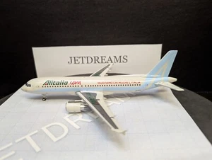 1/200 ALITALIA AIRBUS A320-200 MUOVIAMO CHI MUOVE L'ITALIA EI-DSA JC WINGS - Picture 1 of 8