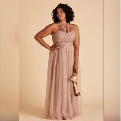 Vestido de Dama de Honor Christina Convertible Gris Pájaro Tul Arena Taupe Curva 2X Foto 1 de 4