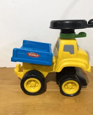 Tonka Toy Dump Truck 2006 Flatbed Stake Hasbro Construction Toy Truck - Image 1 of 4