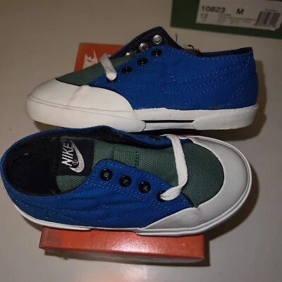 NUEVO EN CAJA OG NIKE Niño Pequeño Lona GTS Azul/Verde Negro Talla 8 Desde 1993 Preescolar Foto 1 de 4