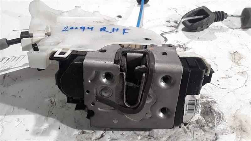 Mercedes Benz E250 E300 E350 E400 E550 E63 2014 actuador de bloqueo de puerta delantera derecha Foto 1 de 4