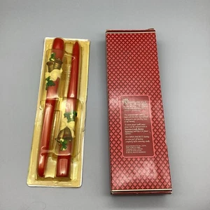 "Velas vintage cónicas de Navidad diseño en relieve Avon 10""" - Imagen 1 de 6