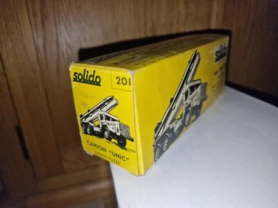 solido 201 CAMION "UNIC" LANCE FUSEE Military Truck with Rocket Launcher 1/55 - Image 1 of 4