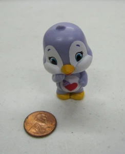 Care Bears Cozy Heart Pinguino 2,25" Blu Mini Figure Giocattolo Cake Topper - Foto 1 di 3