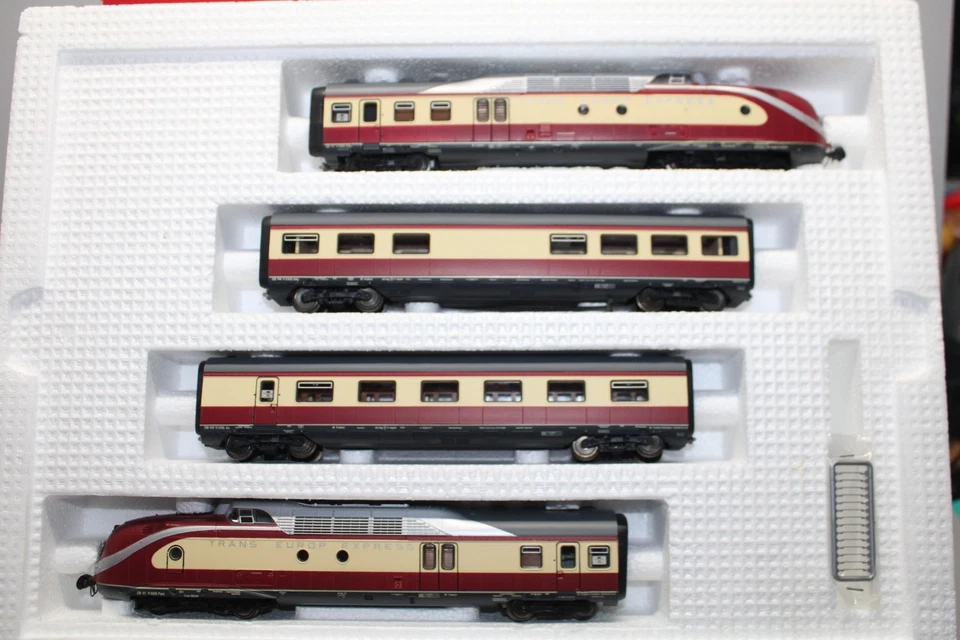 Roco 04183A Dieseltriebwagenzug TEE VT 11.5 Spur H0 OVP - Bild 1 von 4