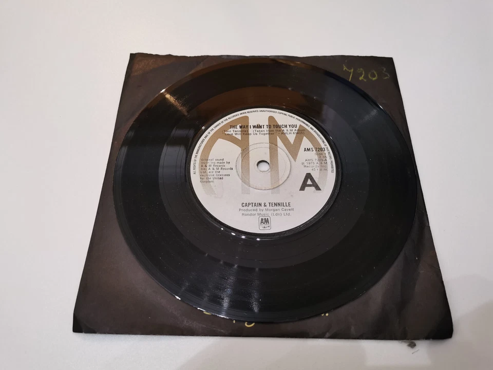captain & tennille the way i want to touch you 7" vinyl record good condition - Image 1 of 2