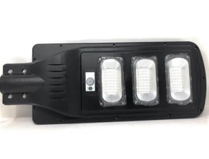Lampione Stradale Faro A Led 90W + Pannello Solare + Telecomando E Crepuscolare - Foto 1 di 7