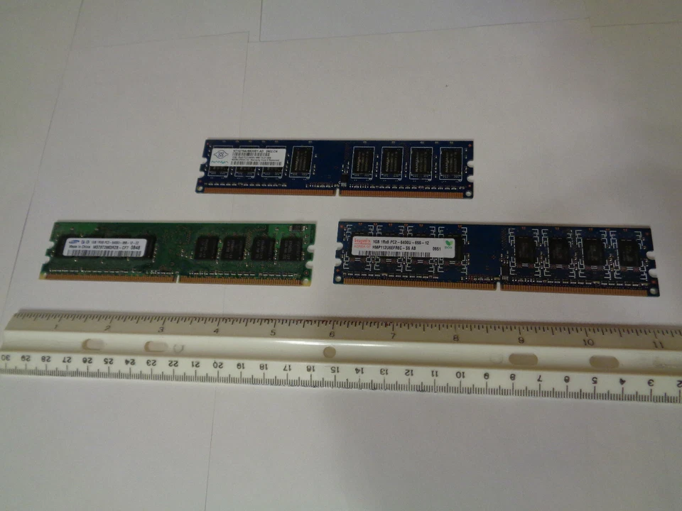 3 Sticks of 1GB DDR2 PC2-6400 RAM - Image 1 of 4