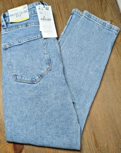 NWT Ladies Stradivarius Slim Mom Fit Faded Blue Jeans Size 6 - Picture 1 of 3