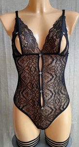 Ann Summers Non Wired Peek-a-boo Crotchless Body, Black Full Floral Lace, UK S - Picture 1 of 14
