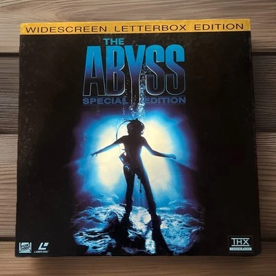 The Abyss (Laserdisc) - Image 1 of 4