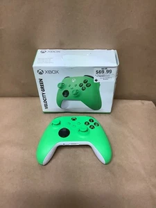 MICROSOFT XBOX 1914 GREEN CONTROLLER IN BOX (G29005613) - Picture 1 of 12