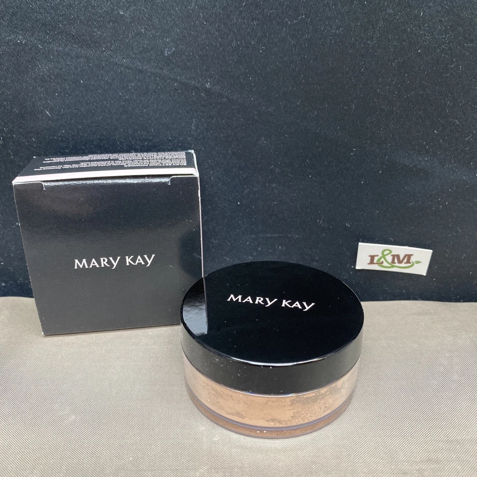 Mary Kay Silky Setting Powder - Medium Beige - New in box - - Image 1 of 4