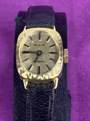 Reloj Avia Incabloc Chapado en Oro Vintage Damas - Correa Negra Cuerda Manual OFERTA  Foto 1 de 4
