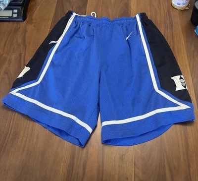 Pantalones cortos de baloncesto Nike auténticos etiquetados Duke Blue Devil Foto 1 de 4