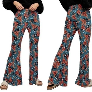 FREE PEOPLE | Pantalones acampanados florales Can't Take My Eyes Off Of You M - Imagen 1 de 8