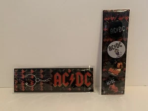 Lot of 4 AC/DC Buttons and 1 Keychain - Picture 1 of 5