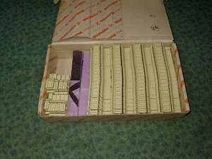 Package of 90 NEW Weidmuller Terminal Blocks SAK 2.5. (35984-E2 ) - Picture 1 of 2