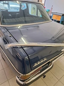 Mercedes W114-115/8 listello cromato baule lato sinistro originale 1146900180  - Foto 1 di 6