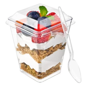 50 Pcs Kunststoff Dessertbecher, 150Ml Desserttassen Eckig Mit Deckel Und Löffel - Bild 1 von 7