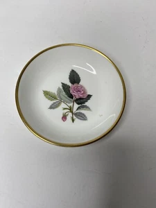 Wedgwood Hathaway rosa spilla rotonda piatto osso Cina made in England vanità - Foto 1 di 4