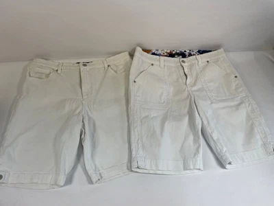 Lot of 2 - Women's White Shorts: Gloria Vanderbilt Size 14P, One 5 One Size 14 - Image 1 of 4