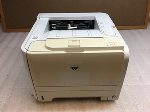 Imprimante laser monochrome HP LaserJet P2035 CE461A 15K Pg Ct sans toner inclus - Photo 1/8