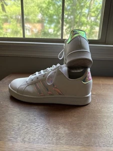 Big kid Adidas - Picture 1 of 3