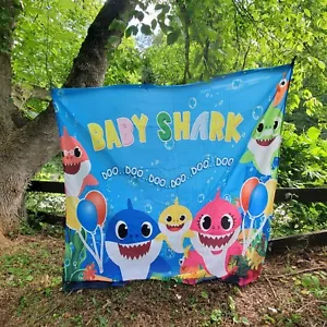 Baby Hai Duschvorhang Doo Doo bunt Unterwasser Badezimmer oder Wanddeko - Bild 1 von 5
