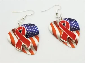 Pendientes púas de guitarra con dijes de cinta roja con auriculares de acero quirúrgico - Imagen 1 de 20