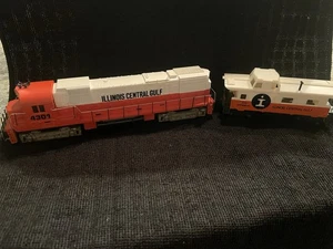 TYCO HO Scale Illinois Central Gulf GP20 Locomotive 4301 & Caboose–Vintage Train - Picture 1 of 9